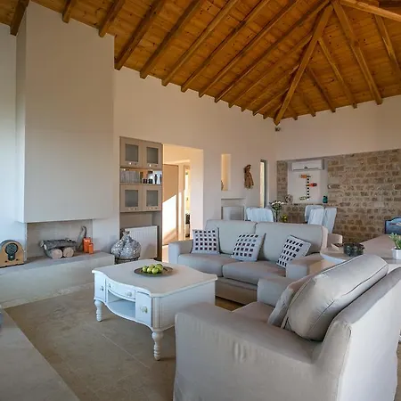 فيلة Olivia's Of Luxury Kalivia (Skiathos)