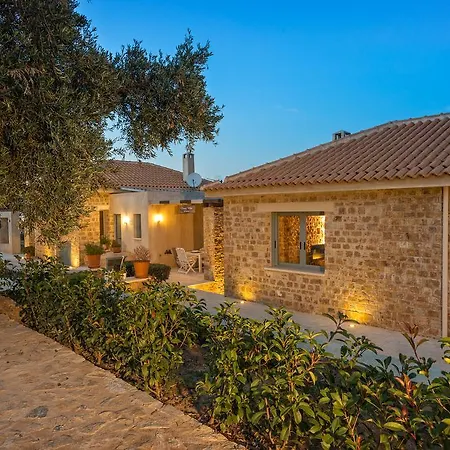 فيلة Olivia's Of Luxury Kalivia (Skiathos)